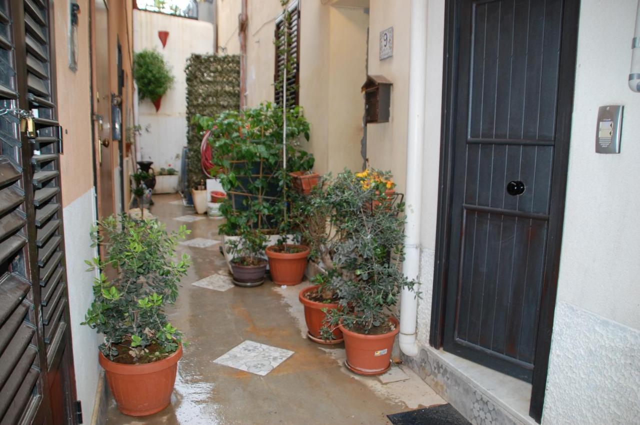 Casa Vacanze Antico Cortile Delle Palme Villa Villagrazia Di Carini Exterior photo